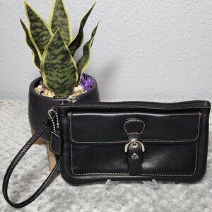 Authentic – Vintage Coach Black Leather Hampton Top Zip Wristlet, PRICE IS FIRM